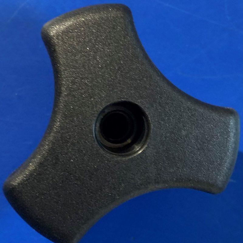 1500056120 - 2EZ et KR210 3-wing Knob (05004500000) (Zone 13)