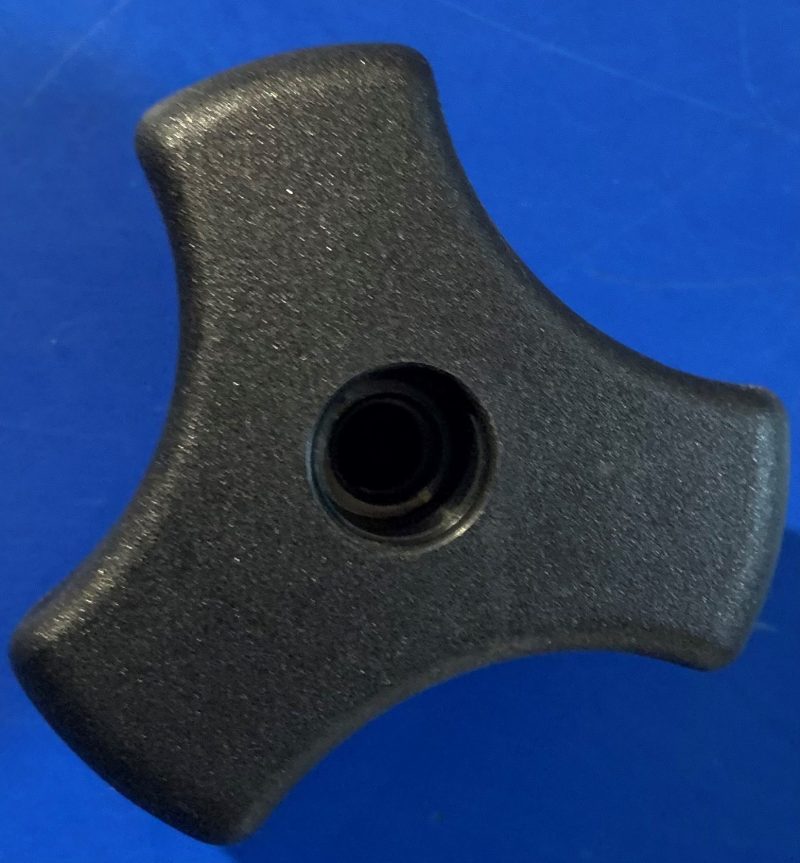 1500056120 - 2EZ et KR210 3-wing Knob (05004500000) (Zone 13)